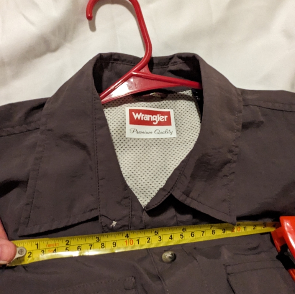 Men's Wrangler Premium Quality Button down shirt - Picture 3 of 11